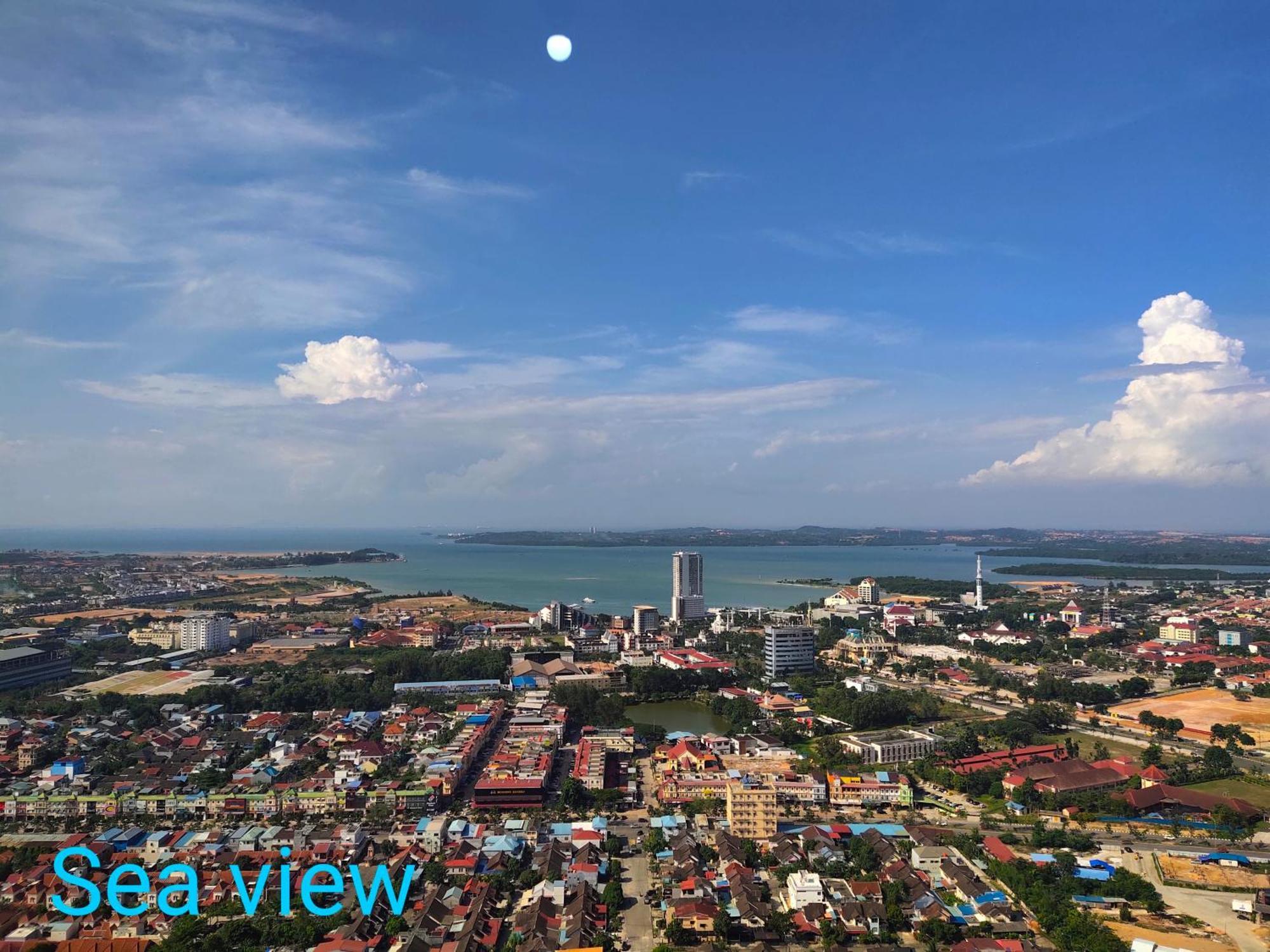 Pangsapuri Comodo Pollux Habibie Rooftop-seaview