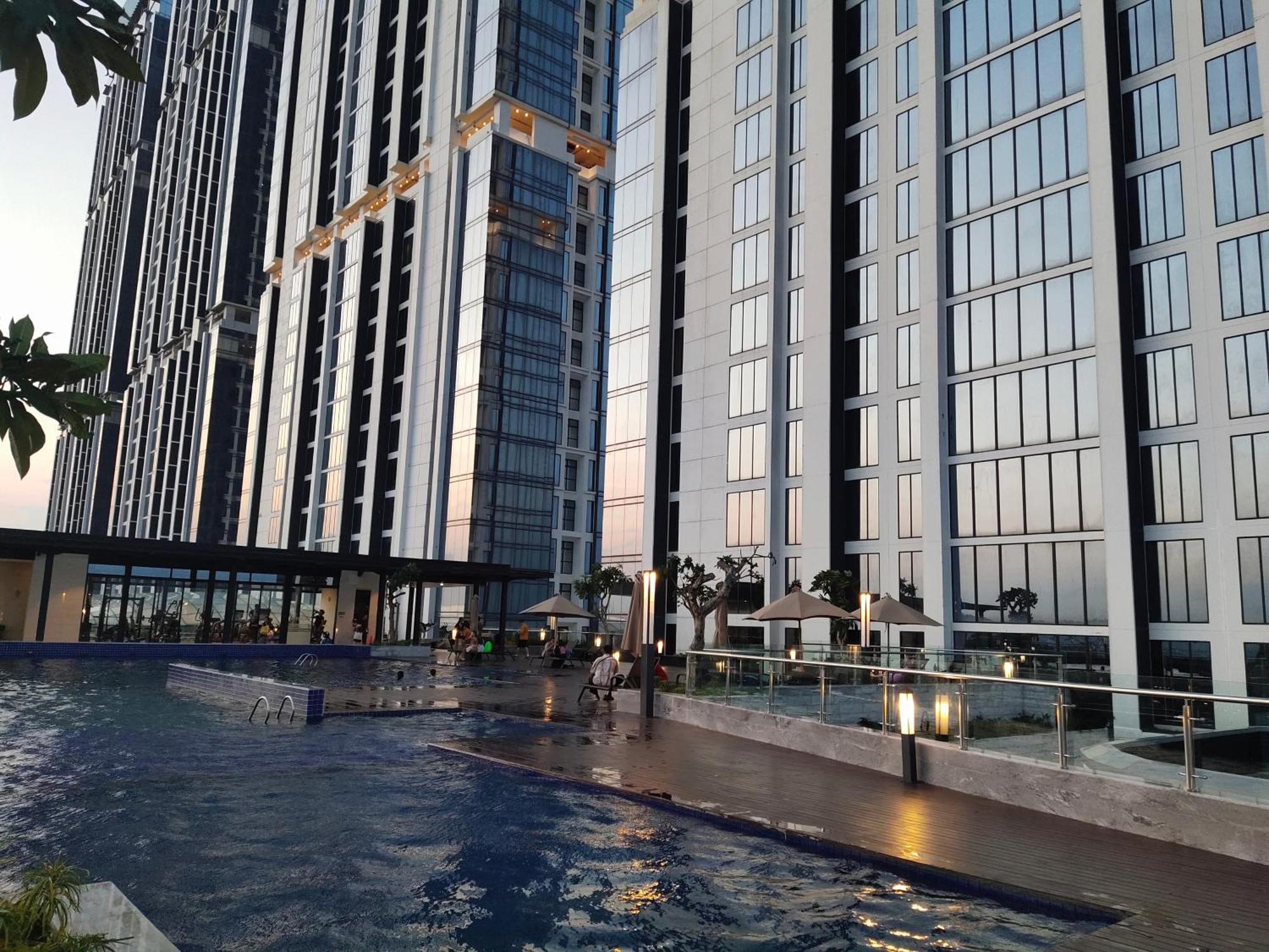 Pangsapuri Comodo Pollux Habibie Rooftop-seaview *